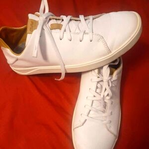Men's size 11 Olukai Lae'ahi sneakers